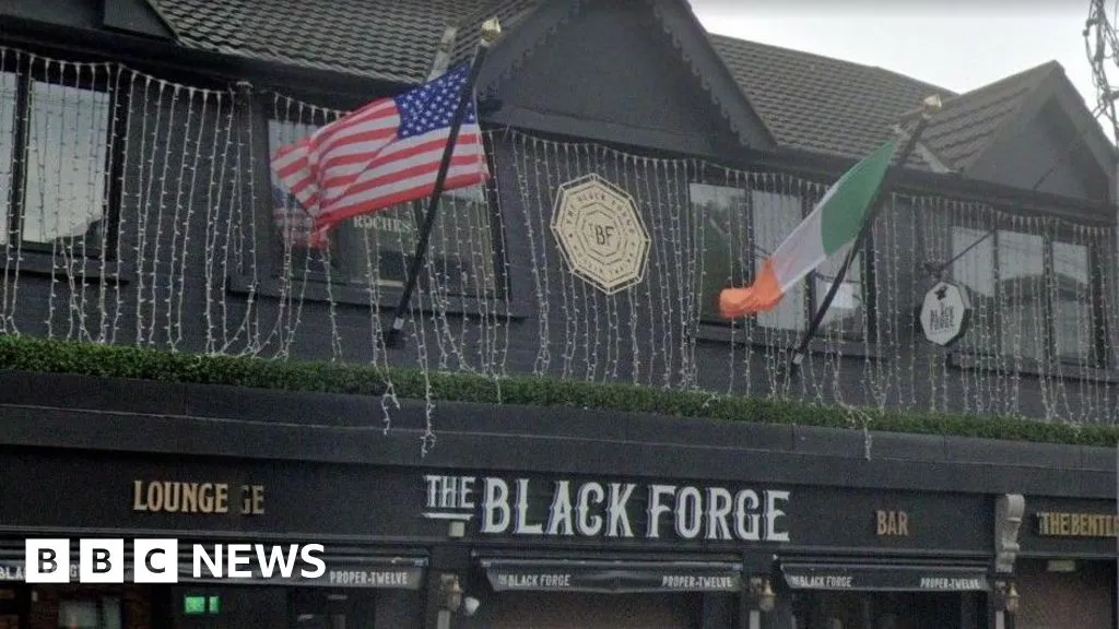 Pub Conor McGregor Dibakar di Dublin