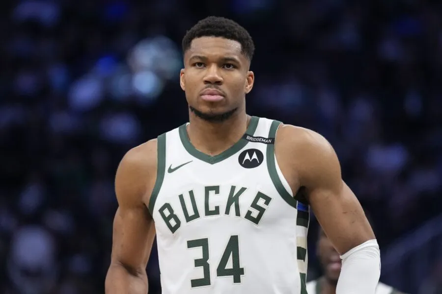 Rumor Bucks: Giannis, Pajak, Lopez, Portis, Point Guard