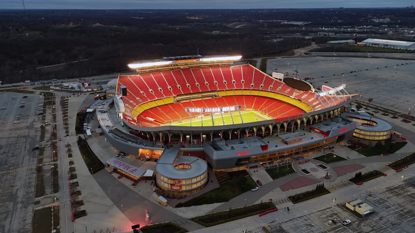 Gubernur Missouri tanda tangani RUU stadion Chiefs, Royals